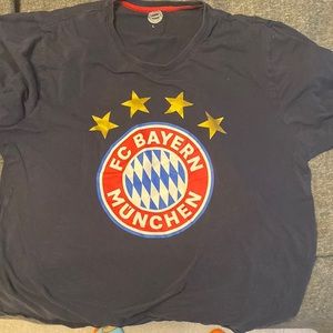Mens L Soccer t-shirt